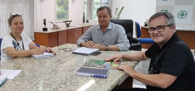 Representantes dos empregados da Epagri apresentam as principais demandas ao novo secretário da Agricultura