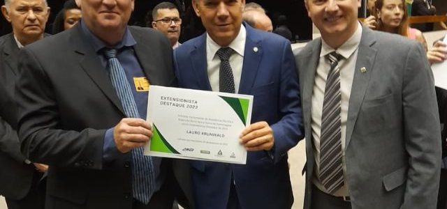 Lauro Krunvald representa Epagri no Prêmio Extensionista do Ano